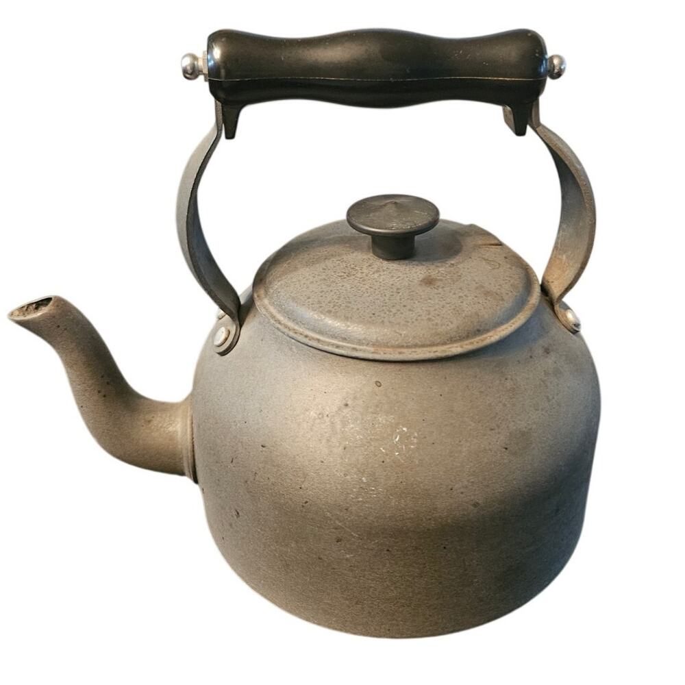 Pristine 90s Calphalon R Hard-Anodized Tea Kettle,Ireland 2qt Teapot,Rustic 38